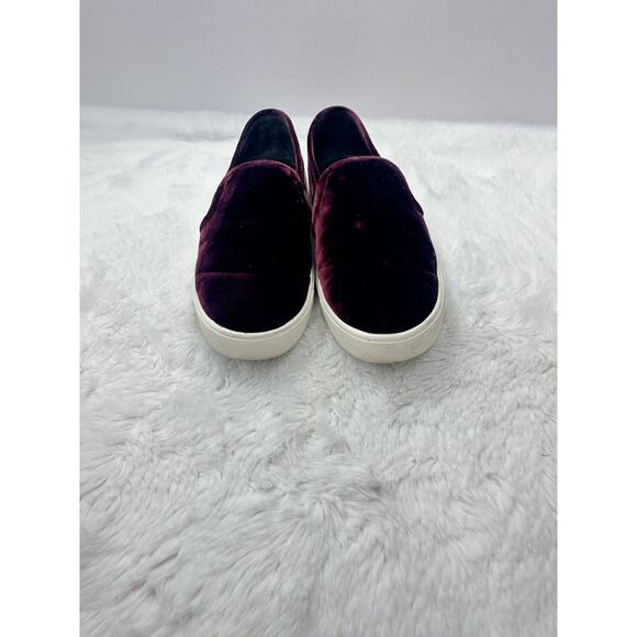 Vince Size 7.5 Sneakers Corbin Slip On Shoes Burgundy Velvet Comfort - Picture 2 of 11